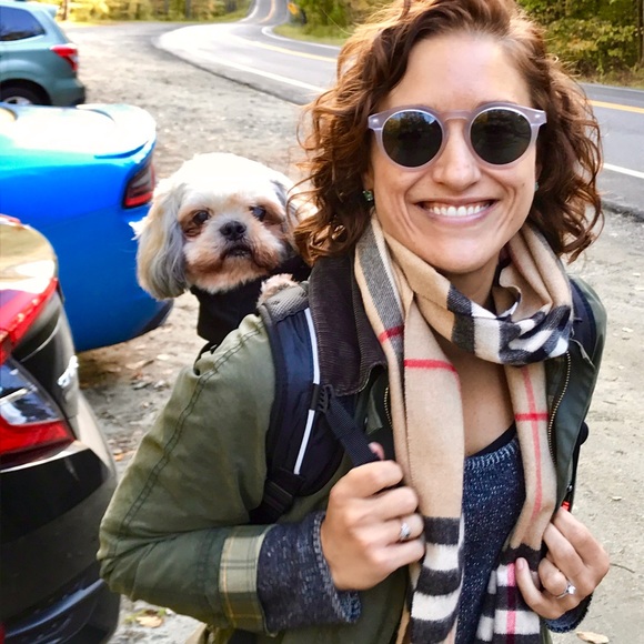 Meet your Posher, Nicole - Picture 1 of 1